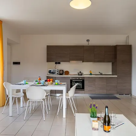 Raggio Di Sole A And B By Interhome